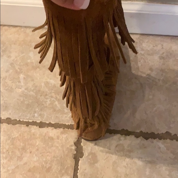 Minnetonka boots. - Picture 5 of 6
